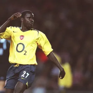 Emmanuel Eboue's Thrilling Goal: Arsenal's Dominance over Sunderland in Carling League Cup (Round 3, 2005) Emmanuel Eboue's Thrilling Goal: Arsenal's Dominance over Sunderland in Carling League Cup (Round 3, 2005)