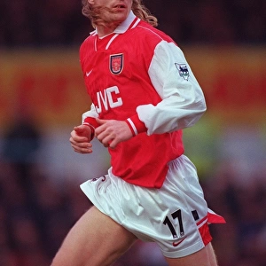 Emmanuel Petit: Key Player in Arsenal's 1997/98 Double Victory