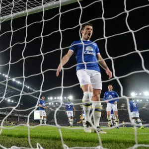 Everton's Disappointment: Arsenal Celebrate at Goodison Park