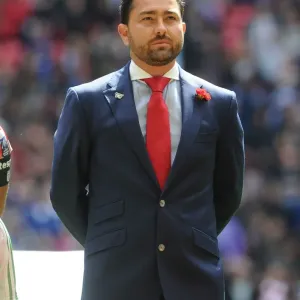 FA Cup Final 2016: Pedro Martinez Losa Guides Arsenal Ladies Against Chelsea Ladies FA Cup Final 2016: Pedro Martinez Losa Guides Arsenal Ladies Against Chelsea Ladies