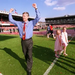 FA Premiership Showdown: Arsenal vs Leicester City, May 15, 2004, Highbury Stadium, London FA Premiership Showdown: Arsenal vs Leicester City, May 15, 2004, Highbury Stadium, London