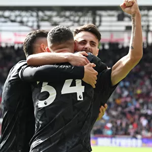 Fabio Vieira and Granit Xhaka Celebrate Arsenal's Third Goal vs Brentford (2022-23)