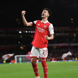 Fabio Vieira Scores Hat-Trick: Arsenal Dominates FK Bodo/Glimt in Europa League