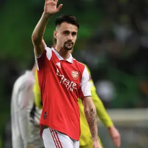 Fabio Vieira's Farewell Wave: Arsenal's Europa League Battle at Sporting Lisbon