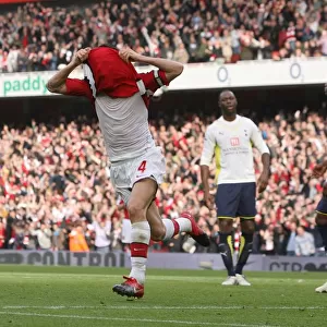Fabregas Brilliant Goal: Arsenal's Triumph Over Tottenham - 3-0 Victory in the Barclays Premier League, 2009
