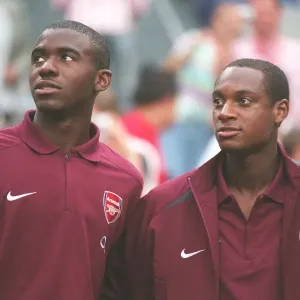 Fabrice Muamba and Justin Hoyte (Arsenal). Ajax 0: 1 Arsenal
