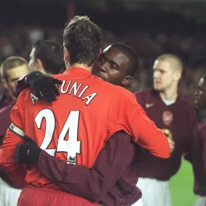 Fabrice Muamba and Manuel Almunia (Arsenal) before the match