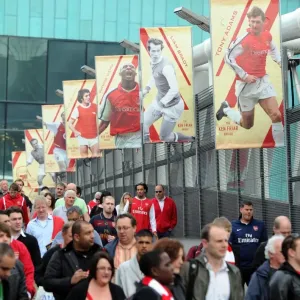 Fans use the Friar Bridge. Arsenal 1: 1 Liverpool. Barclays Premier League