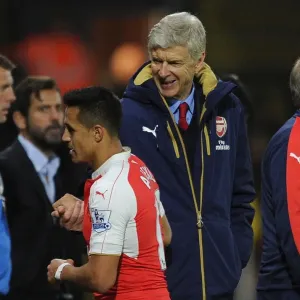 Farewell Handshake: Sanchez and Wenger Part Ways on the Field (Watford vs Arsenal, 2015/16)
