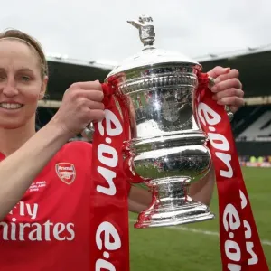 Faye White (Arsenal Ladies) with the FA Cup Trophy