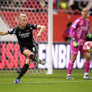 FC Bayern Munchen v Arsenal FC - UEFA Women's Champions League 2024/25 Group Stage MD1