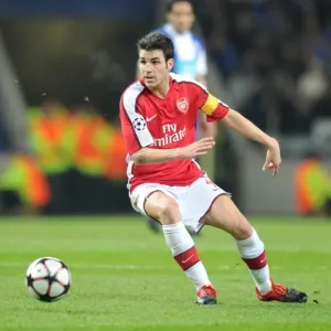 FC Porto Leads Arsenal in UEFA Champions League: Cesc Fabregas Faces Off in Intense 1st Leg (2:1)