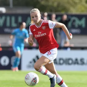 Fierce Rivalry: Leah Williamson vs. Kate Longhurst Battle in Arsenal Women's WSL Clash