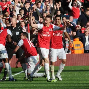 Five-Star Arsenal: Koscielny and Arteta Celebrate Walcott's Goal vs. Tottenham (2011-12)