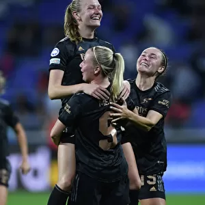 Five-Star Beth Mead: Arsenal Women's Victory over Olympique Lyonnais in Champions League