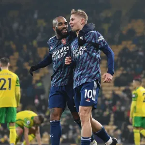 Five-Star Finish: Emile Smith Rowe and Alexandre Lacazette's Euphoric Goal Celebration (Arsenal vs Norwich City 2021-22) Five-Star Finish: Emile Smith Rowe and Alexandre Lacazette's Euphoric Goal Celebration (Arsenal vs Norwich City 2021-22)