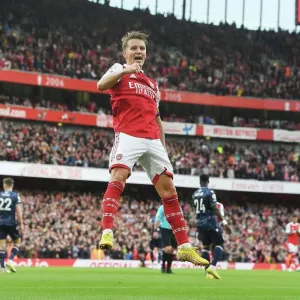 Five-Star Odegaard: Martin's Brace Leads Arsenal's Rampage against Nottingham Forest (2022-23)