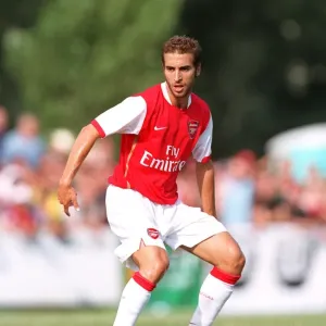 Flamini's Dominance: Arsenal's Pre-Season Victory Over Schwadorf (July 2006) Flamini's Dominance: Arsenal's Pre-Season Victory Over Schwadorf (July 2006)