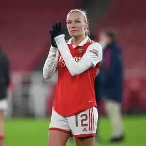 Focus and Determination: Kim Little's Pre-Game Ritual with Arsenal FC in the Changing Room (UEFA Women's Champions League, 2022-23)