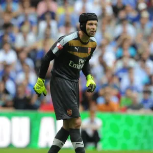 Focused Cech: Arsenal's Goalkeeper in Community Shield Battle vs. Chelsea (2015-16) Focused Cech: Arsenal's Goalkeeper in Community Shield Battle vs. Chelsea (2015-16)