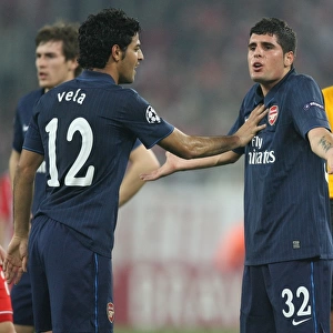 Fran Merida and Carlos Vela (Arsenal). Olympiacos 1: 0 Arsenal, UEFA Champions League