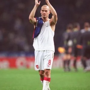 Freddie Ljungberg (Arsenal) claps the fans at the end of the match Freddie Ljungberg (Arsenal) claps the fans at the end of the match