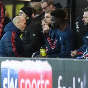 Freddie Ljungberg the Arsenal Interim Head Coach talks to Bukayo Saka (Arsenal) Freddie Ljungberg the Arsenal Interim Head Coach talks to Bukayo Saka (Arsenal)