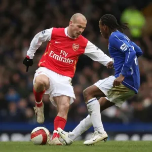 Freddie Ljungberg (Arsenal) Manuel Fernandes (Everton) Freddie Ljungberg (Arsenal) Manuel Fernandes (Everton)