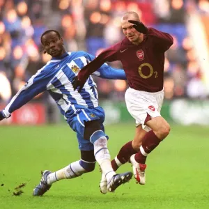 Freddie Ljungberg (Arsenal) Pascal Chimbonda (Wigan)