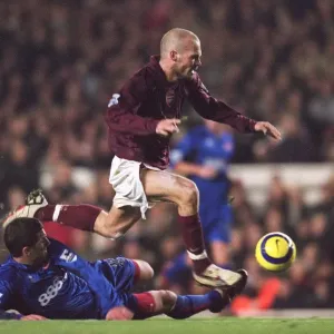 Freddie Ljungberg (Arsenal) Stuart Parnaby (Middlesbrough)