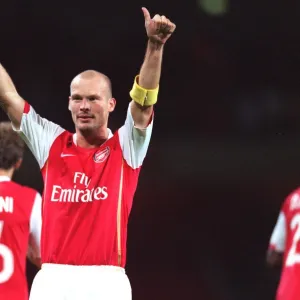 Freddie Ljungberg celebrates scoring Arsenal 1st goal