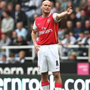 Freddie Ljungberg: A Force in the Midst of Arsenal's 0-0 Battle with Newcastle United, FA Premiership 2007