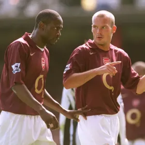 Freddie Ljungberg and Lauren (Arsenal). Arsenal 2: 0 Newcastle United
