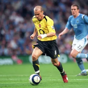 Freddie Ljungberg scores Arsenals 1st goal. Manchester City 1: 3 Arsenal Freddie Ljungberg scores Arsenals 1st goal. Manchester City 1: 3 Arsenal