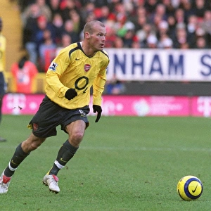 Freddie Ljungberg's Game-Winning Goal: Arsenal Triumphs Over Charlton Athletic, FA Premiership 2005