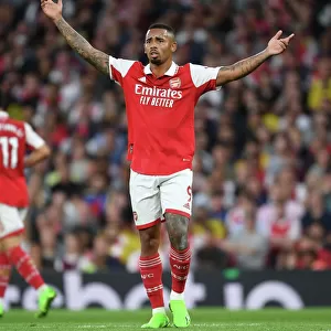 Gabriel in Action: Arsenal vs Aston Villa, 2022-23 Premier League