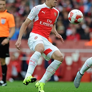 Gabriel in Action: Arsenal vs. VfL Wolfsburg - Emirates Cup 2015