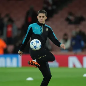 Gabriel of Arsenal Preparing for Arsenal FC vs. GNK Dinamo Zagreb (2015-16 UEFA Champions League) Gabriel of Arsenal Preparing for Arsenal FC vs. GNK Dinamo Zagreb (2015-16 UEFA Champions League)