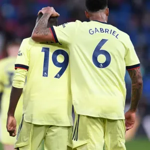 Gabriel Magalhaes and Nicolas Pepe Celebrate Arsenal's Third Goal vs Crystal Palace (May 2021)