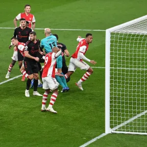Gabriel Magalhaes Scores Arsenal's Third Goal in Premier League Clash Against Southampton (2021-22)