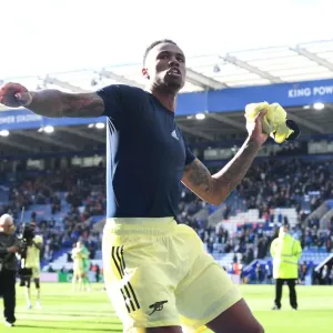 Gabriel's Shirt Throw: Leicester City vs Arsenal, Premier League 2021-22