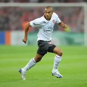 Gael Clichy in Action: Arsenal's Win Against Standard Liege, UEFA Champions League 2009 Gael Clichy in Action: Arsenal's Win Against Standard Liege, UEFA Champions League 2009
