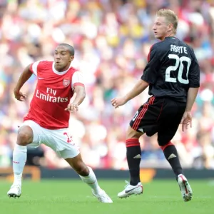 Gael Clichy (Arsenal) Ignazio Abate (Milan). Arsenal 1: 1 AC Milan. Emirates Cup