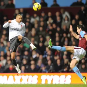 Gael Clichy (Arsenal) Stewart Downing (Villa). Aston Villa 0: 0 Arsenal