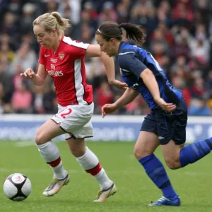 Gemma Davison (Arsenal) Lucy Bronze (Sunderland)