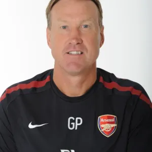 Gerry Peyton (Arsenal Goalkeeping Coach). Arsenal 1st Team Photocall and Membersday