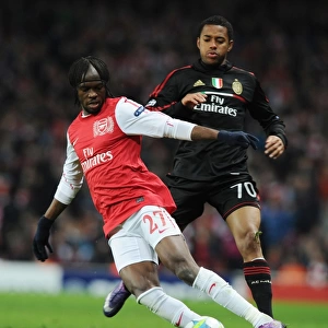 Gervinho Outmaneuvers Robinho: Arsenal FC vs AC Milan, UEFA Champions League Round of 16