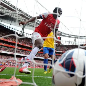 Gervinho Scores Arsenal's Fifth Goal: Arsenal 6-1 Southampton (Premier League, Emirates Stadium, September 15, 2012) Gervinho Scores Arsenal's Fifth Goal: Arsenal 6-1 Southampton (Premier League, Emirates Stadium, September 15, 2012)