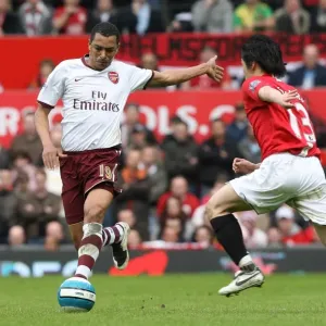 Gilberto (Arsenal) Ji Sung Park (Manchester United) Gilberto (Arsenal) Ji Sung Park (Manchester United)