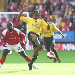 Gilberto (Arsenal) Jimmy-Floyd Hasselbaink (Charlton Athletic)